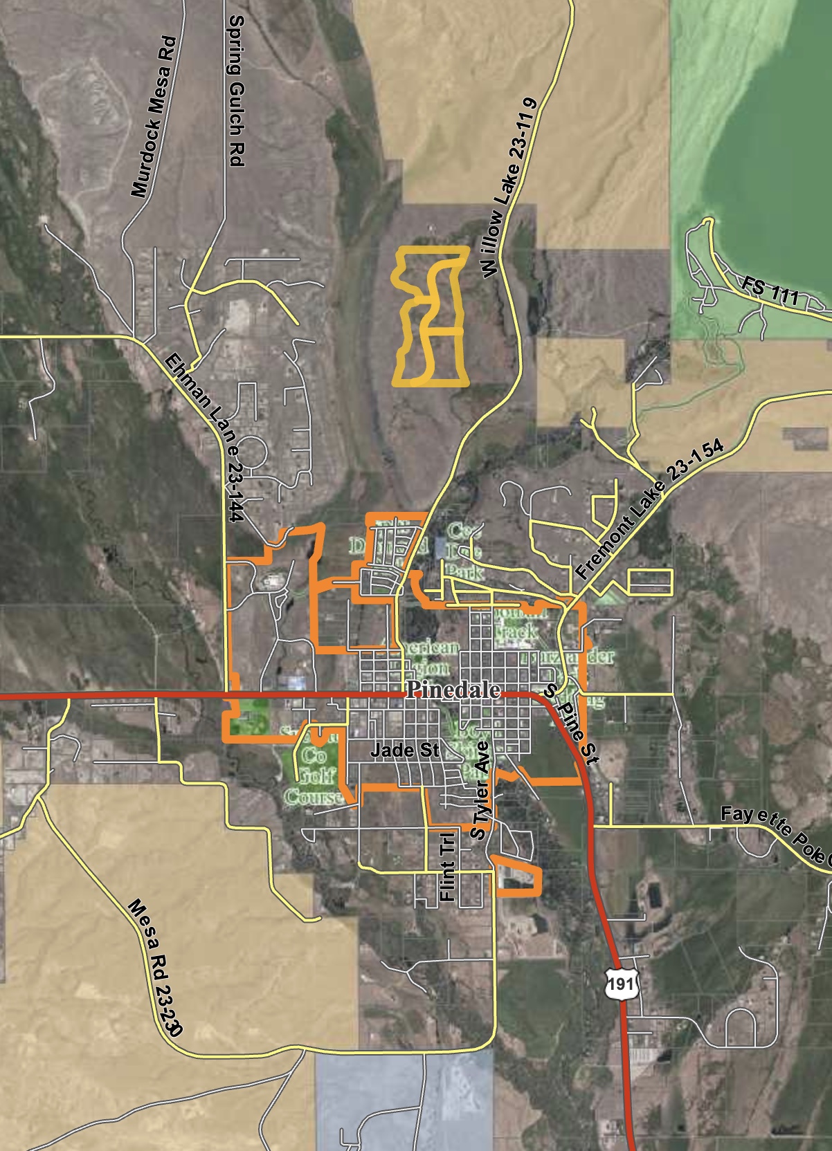 Local orientation map — Heart S Ranch Estates outlined in gold near Willow Lake Road, with Pinedale, Fremont Lake, and the road network