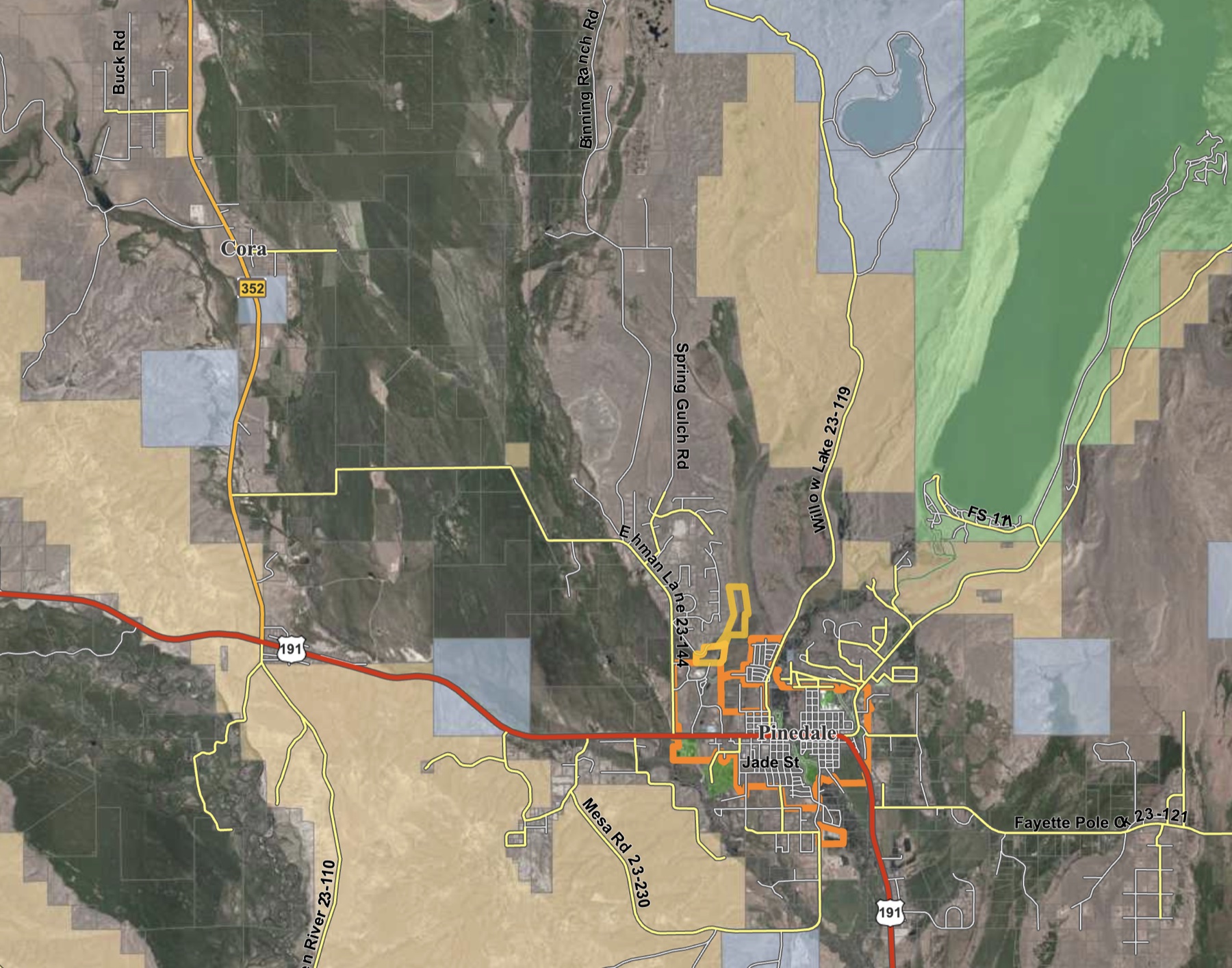 Wind River Resorts parcel outlined against Pinedale and the Wind River Range